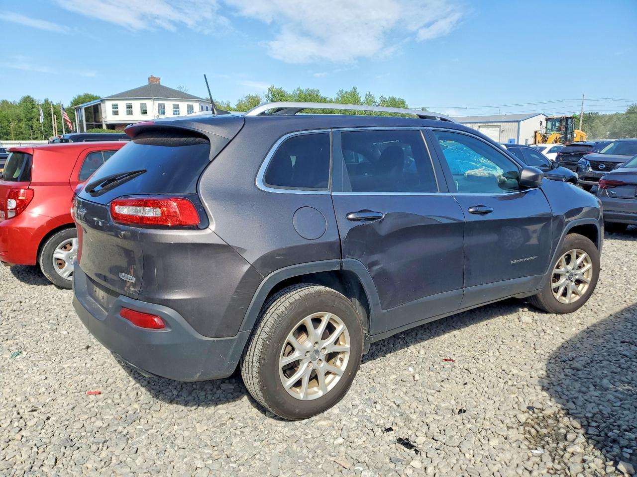 2018 Jeep Cherokee Latitude Plus - Image 3