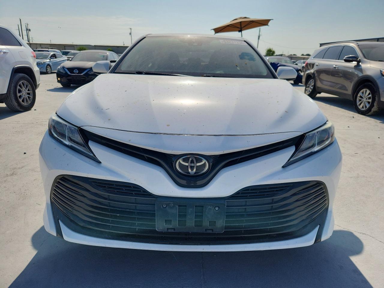 2020 Toyota Camry Le - Фото 5