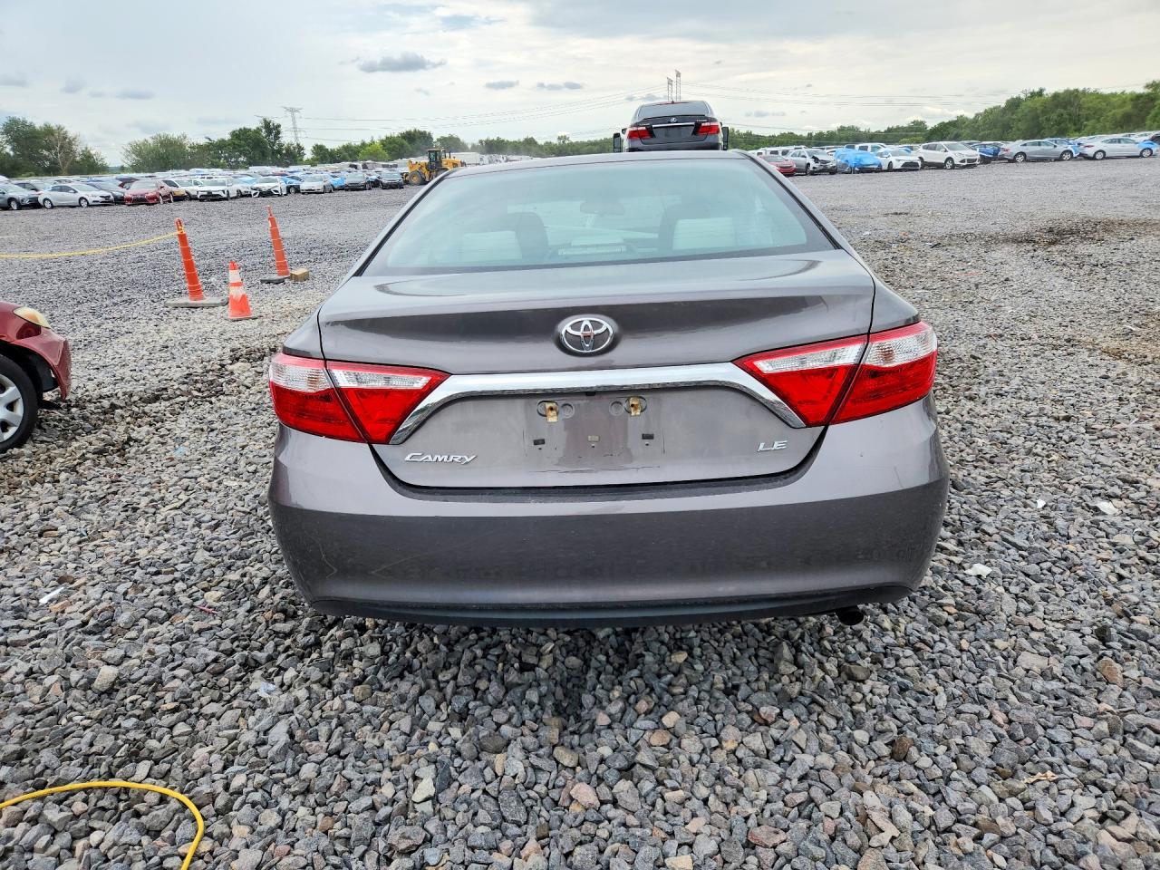 2017 Toyota Camry Le - Фото 6
