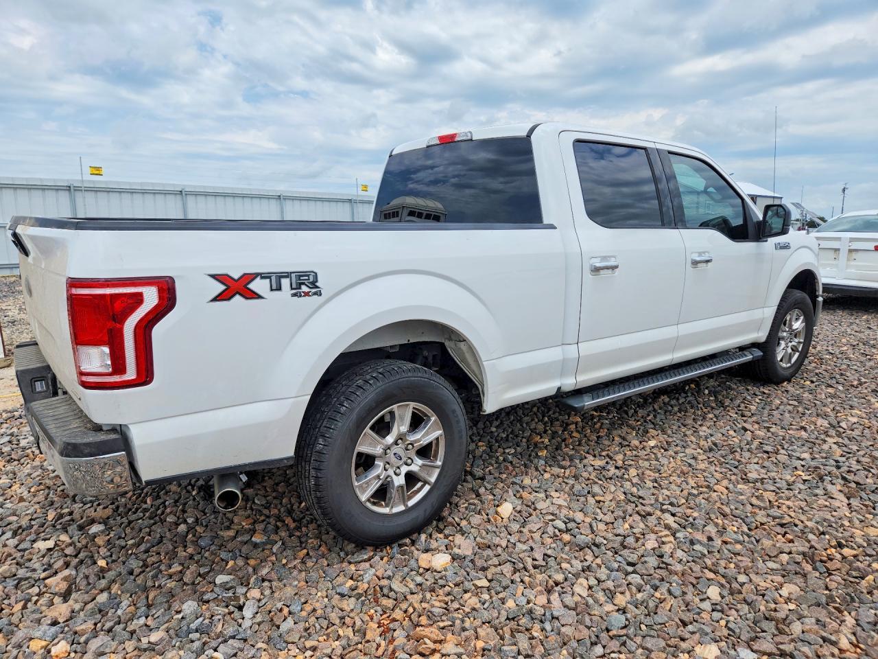 2016 Ford F-150 - Фото 3