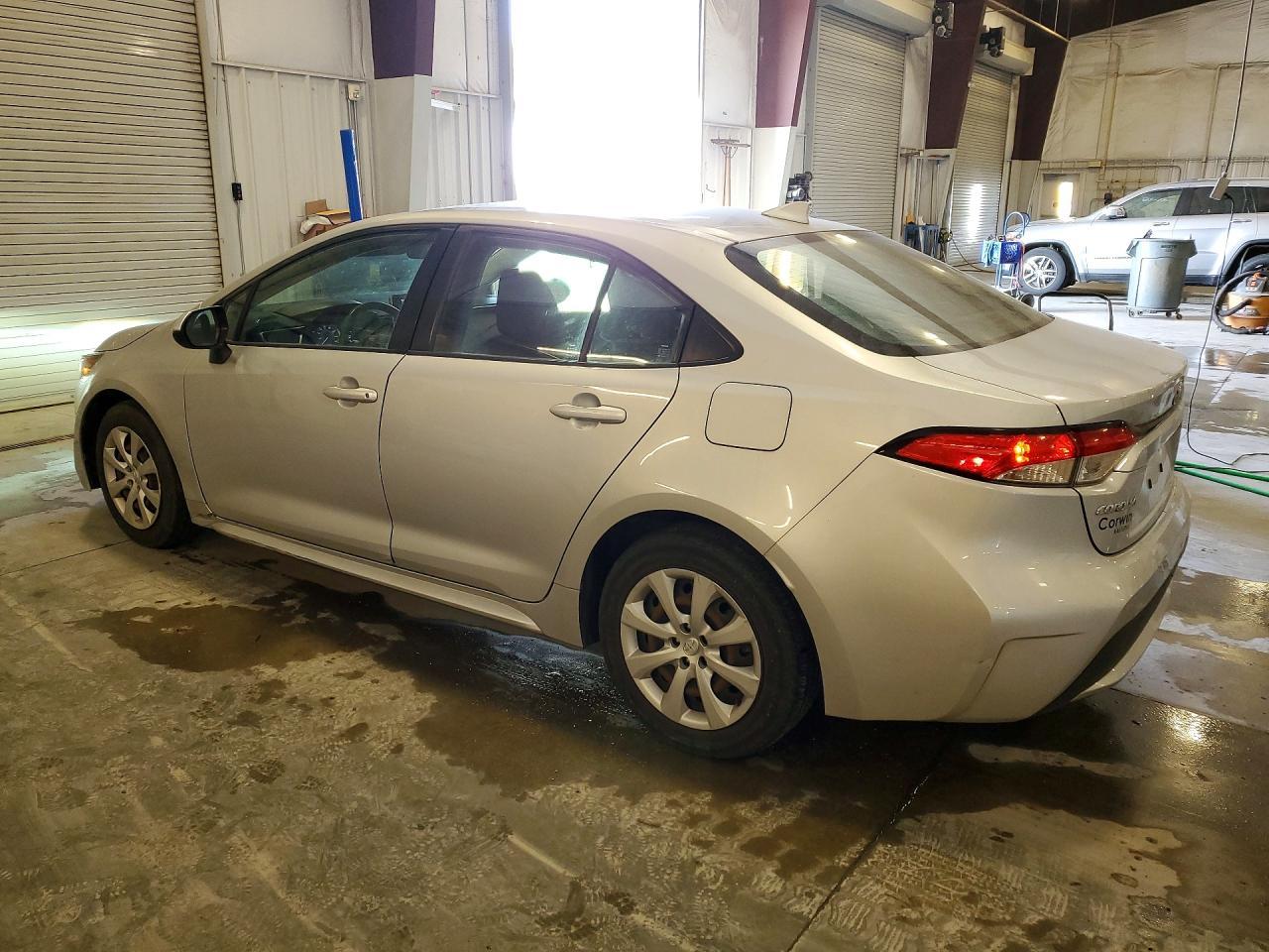 2020 Toyota Corolla Le - Image 2