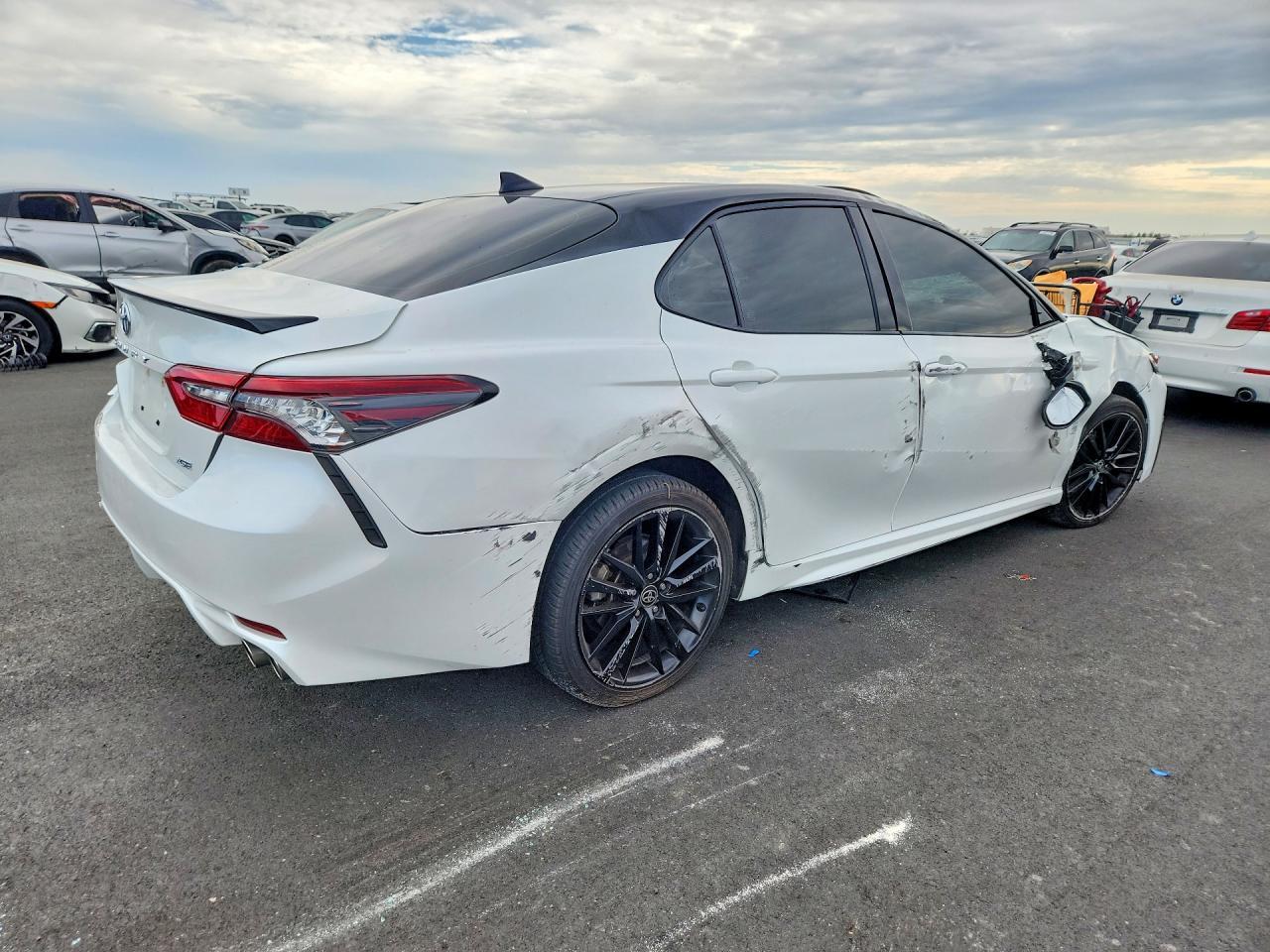 2021 Toyota Camry Xse - Фото 3