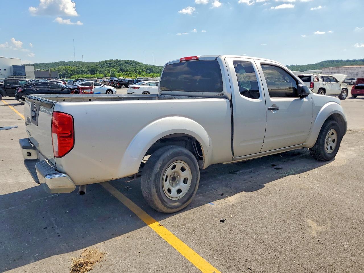 2014 Nissan Frontier S/Sv - Image 3
