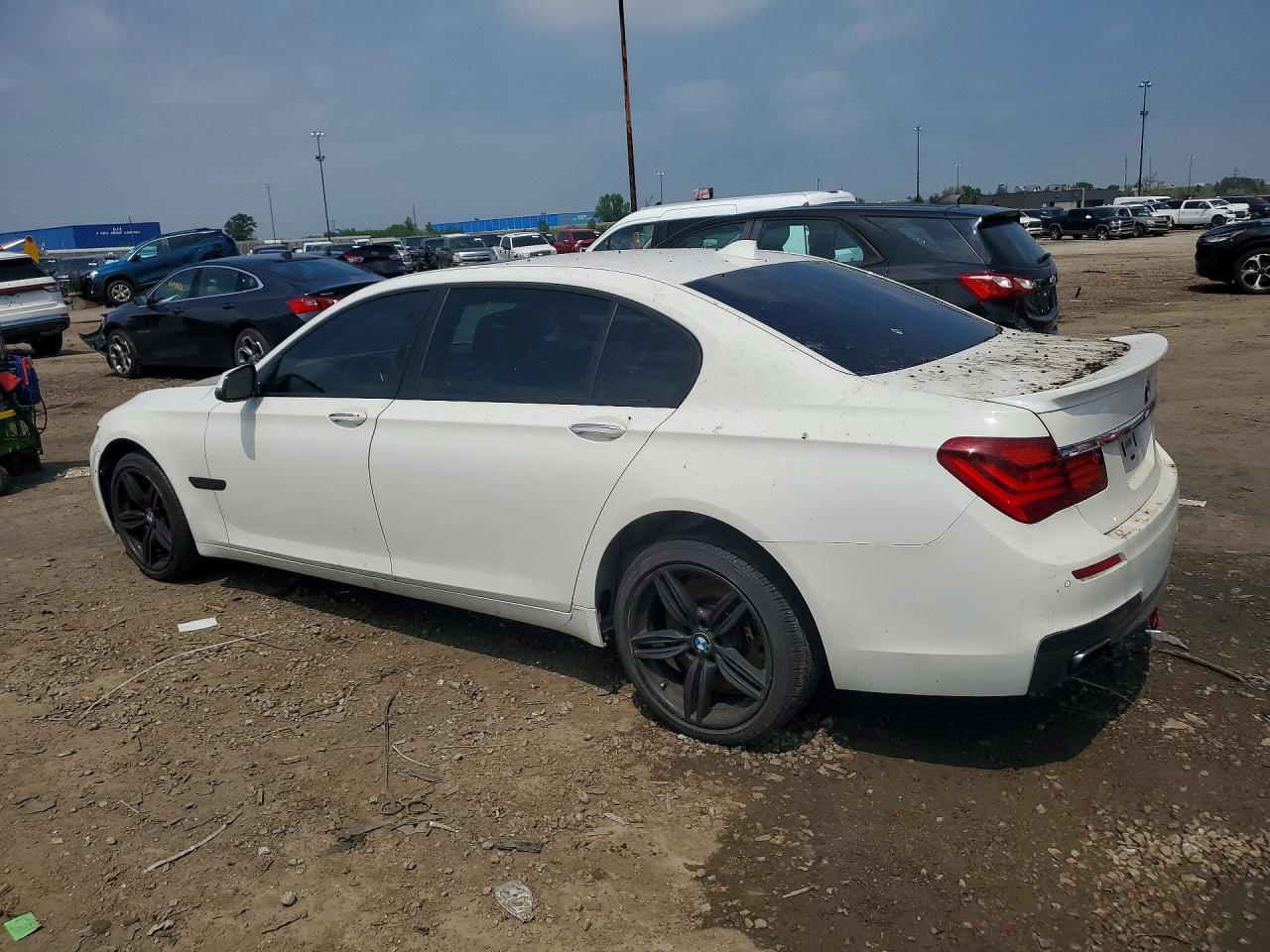 2013 BMW 750 Li - Image 2