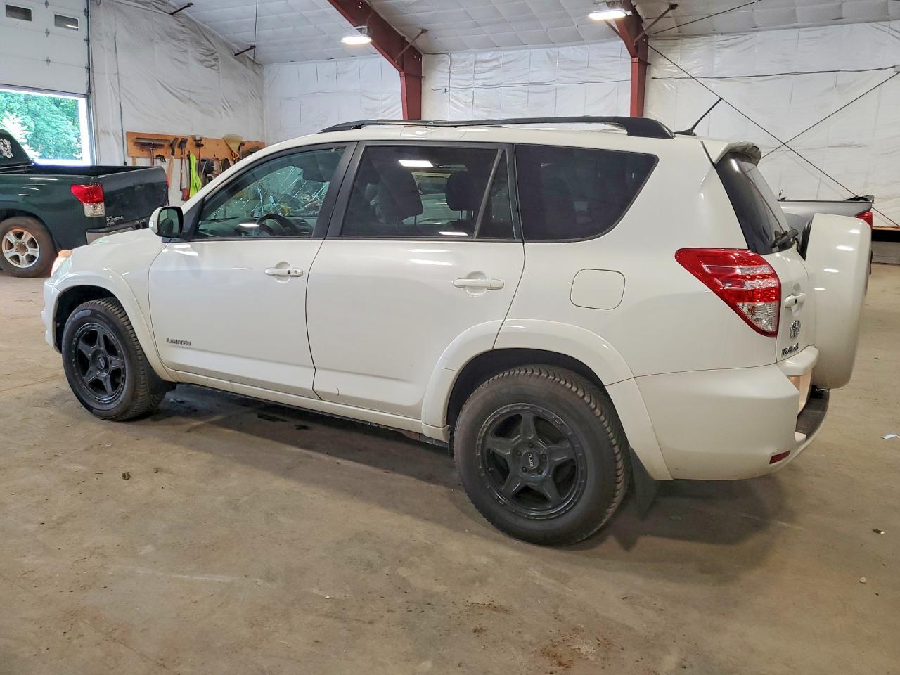 2012 Toyota Rav4 Limited - Фото 2