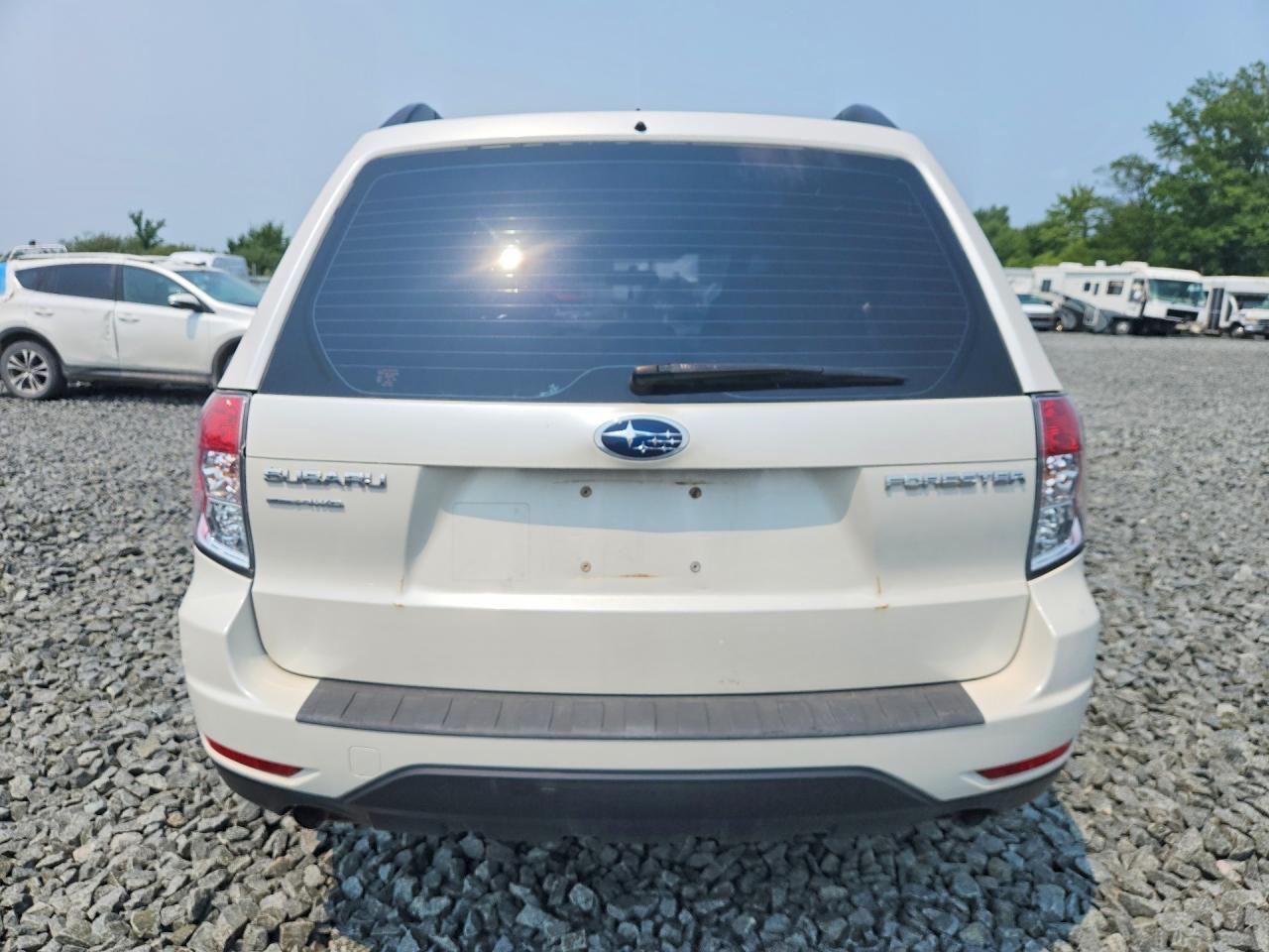 2011 Subaru Forester 2.5X - Фото 6