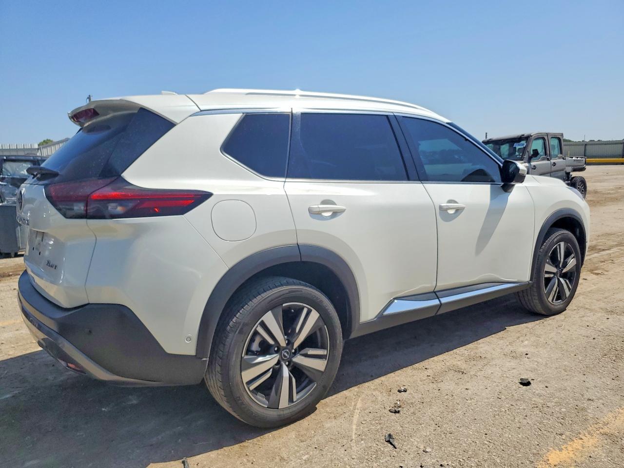 2023 Nissan Rogue Sl - Фото 3
