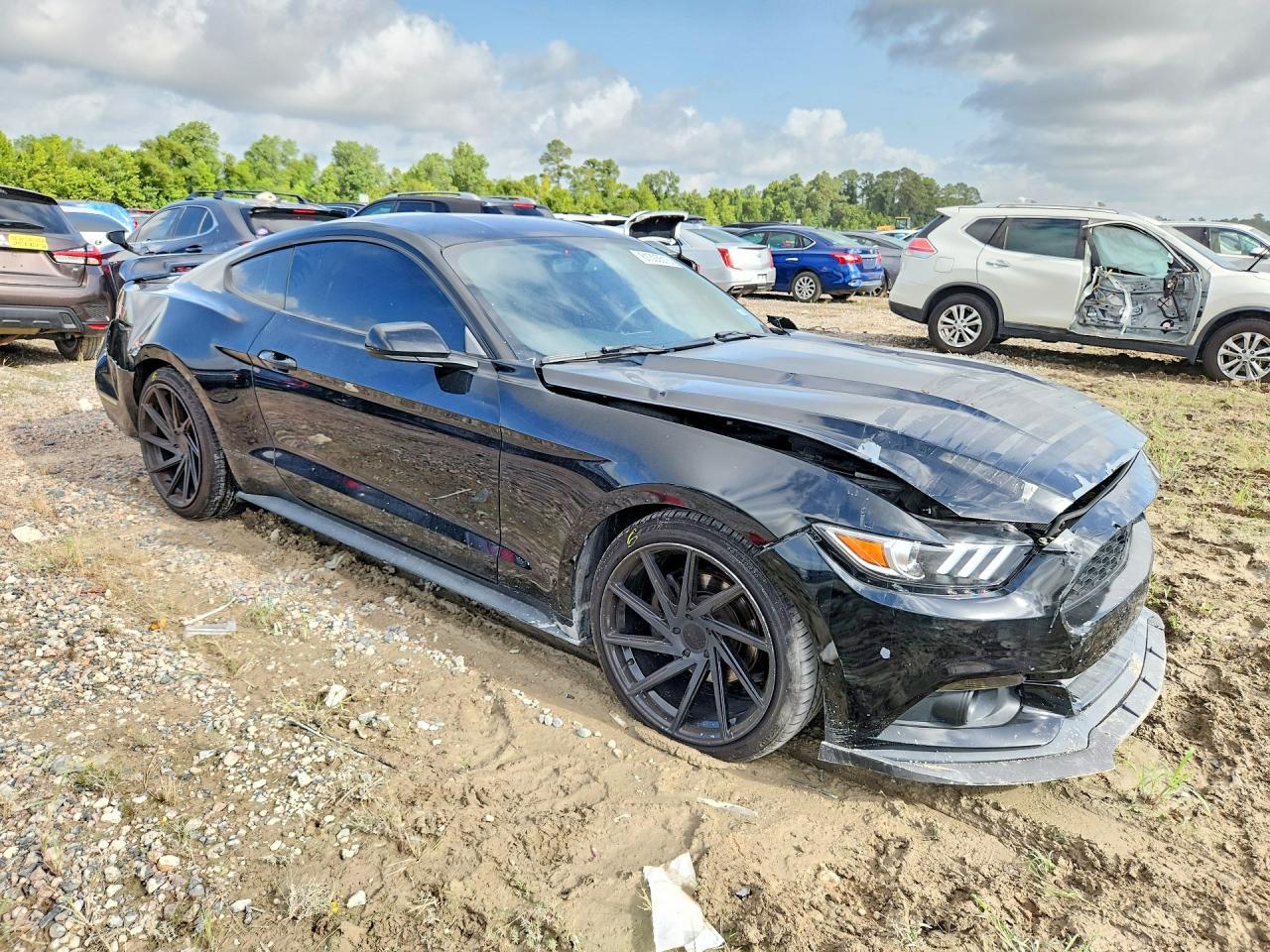 2015 Ford Mustang I4 Coupe - Фото 4