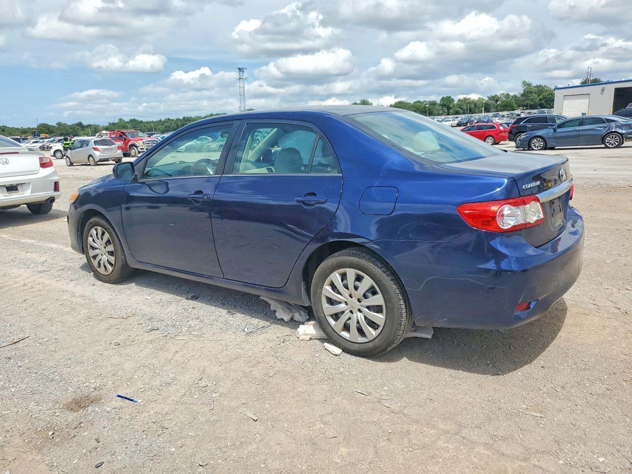 2013 Toyota Corolla Le - Image 2