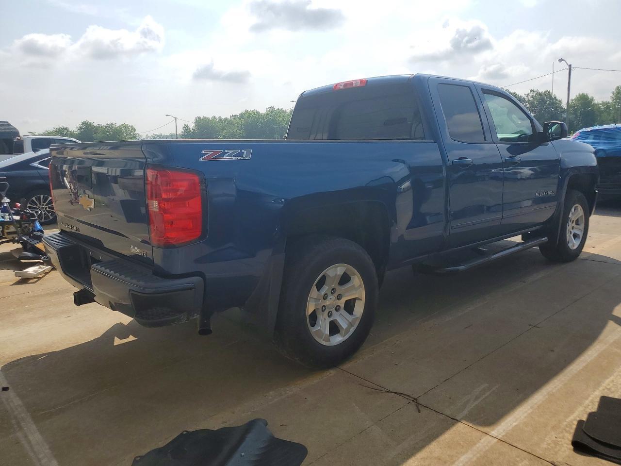 2017 Chevrolet Silverado K1500 Lt - Image 3