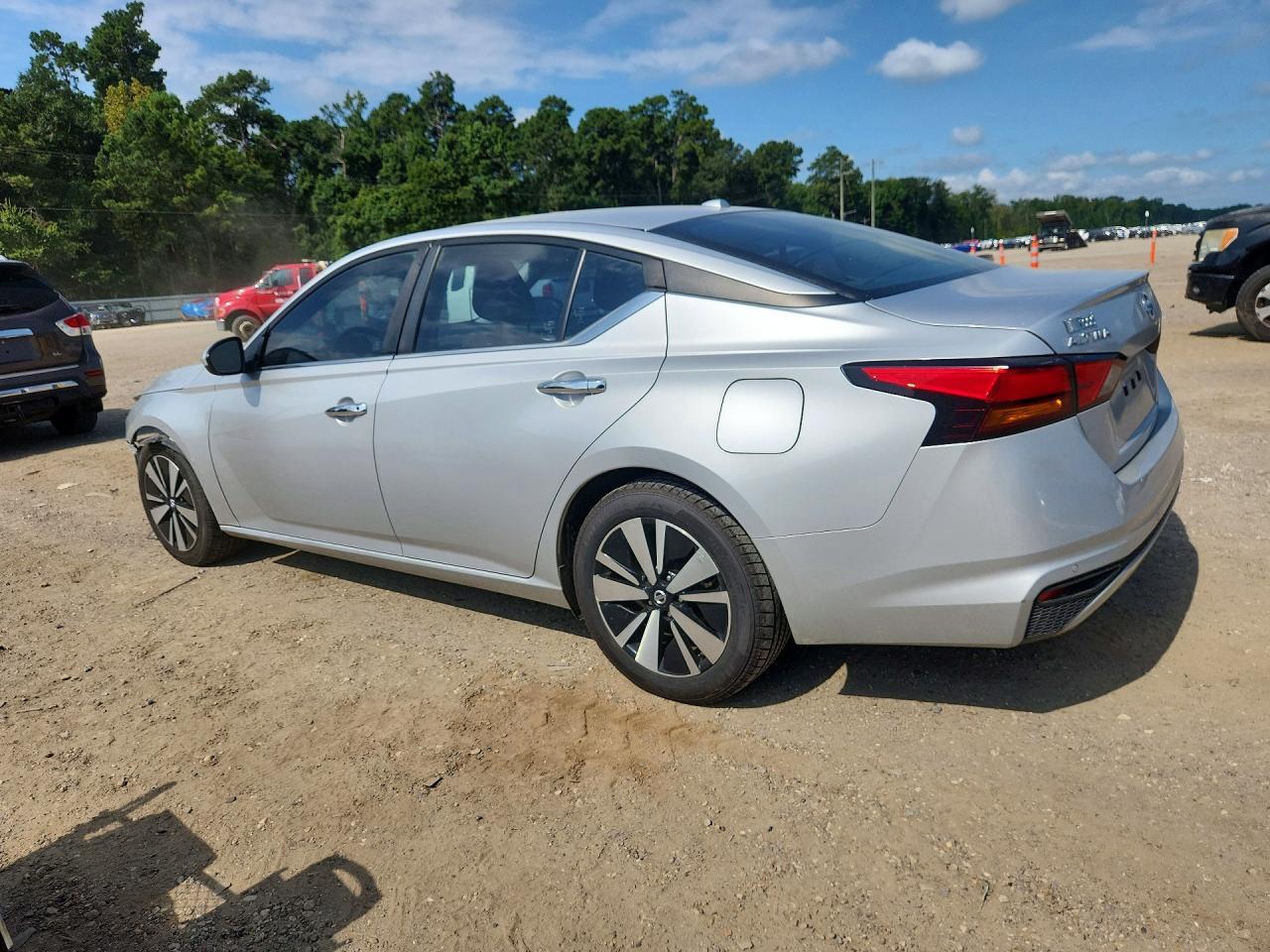 2022 Nissan Altima Sv - Image 2