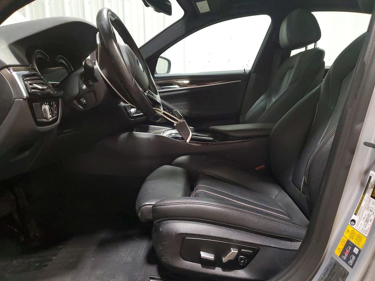 2019 BMW 530Xe - Фото 7