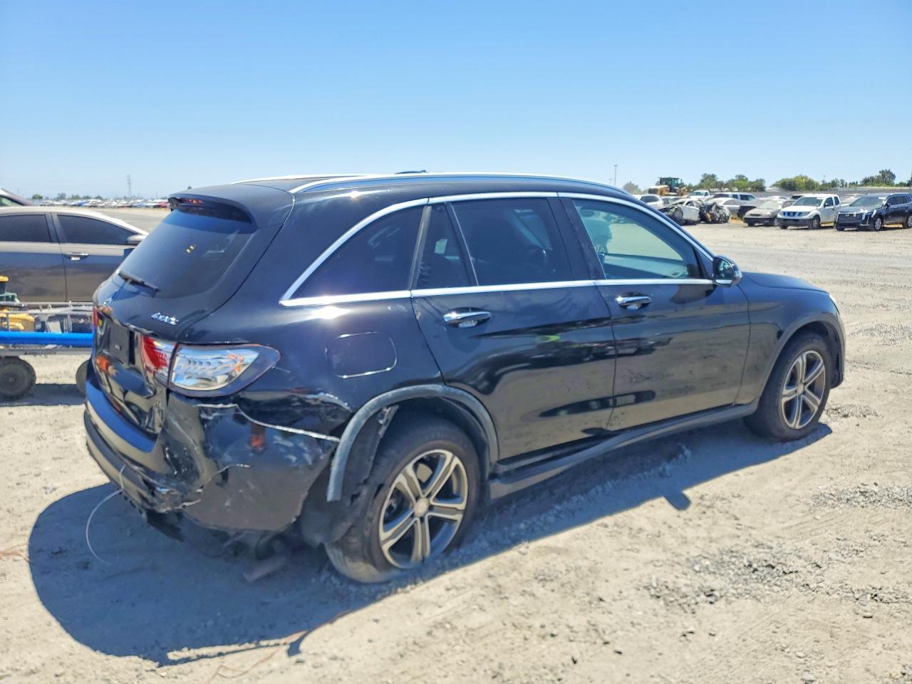 2016 Mercedes-Benz Glc 300 4Matic - Image 3