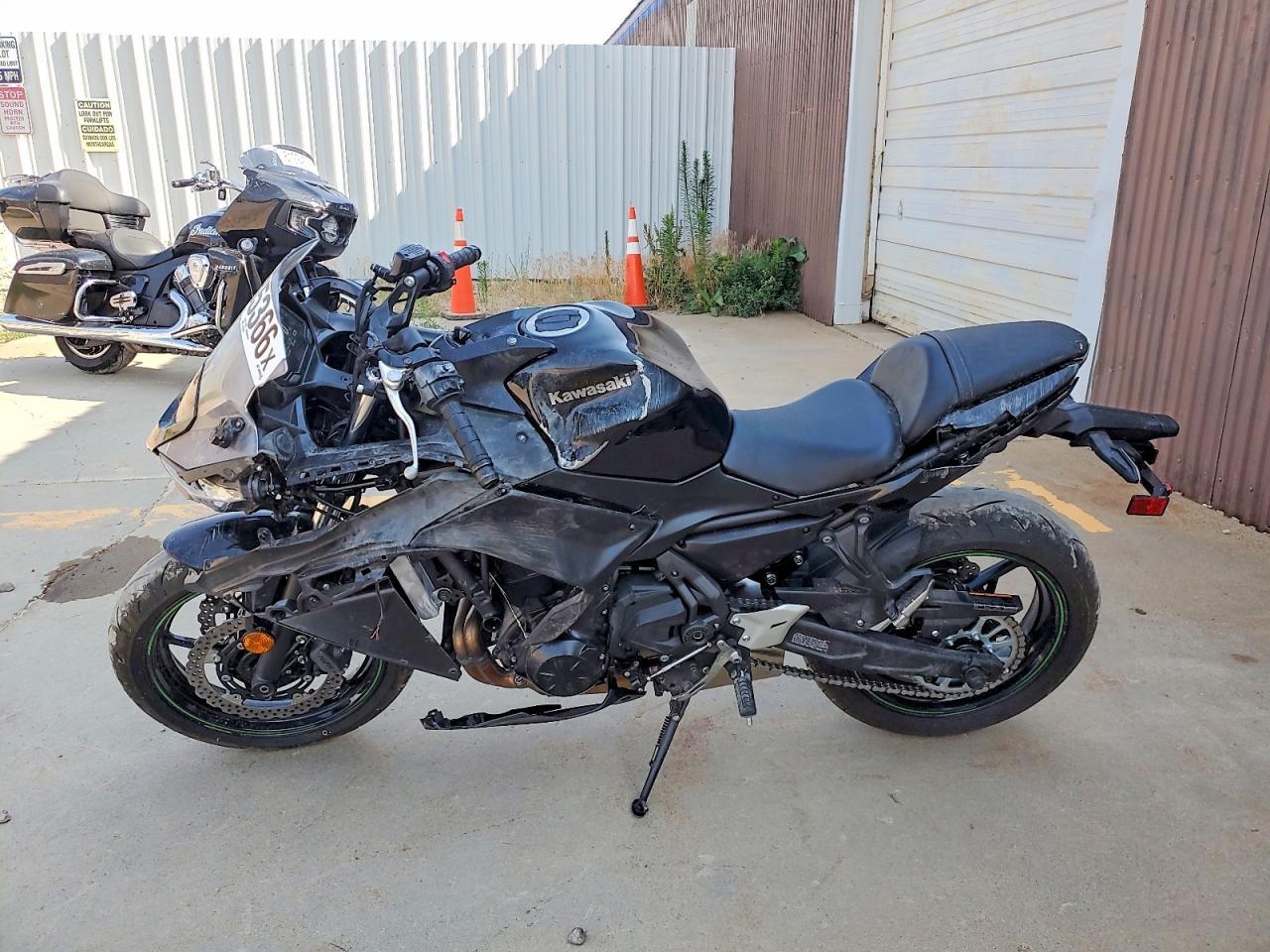 2025 Kawasaki Ex650 R - Фото 3