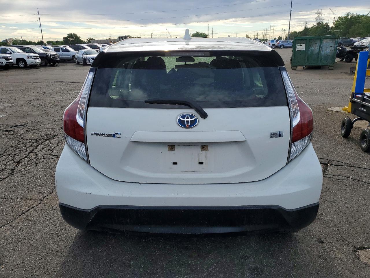 2017 Toyota Prius C Two - Image 6