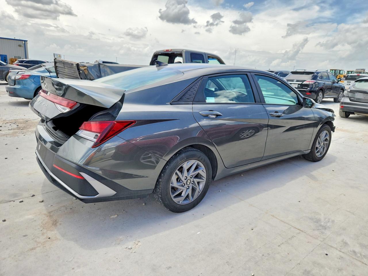 2024 Hyundai Elantra Sel - Фото 3
