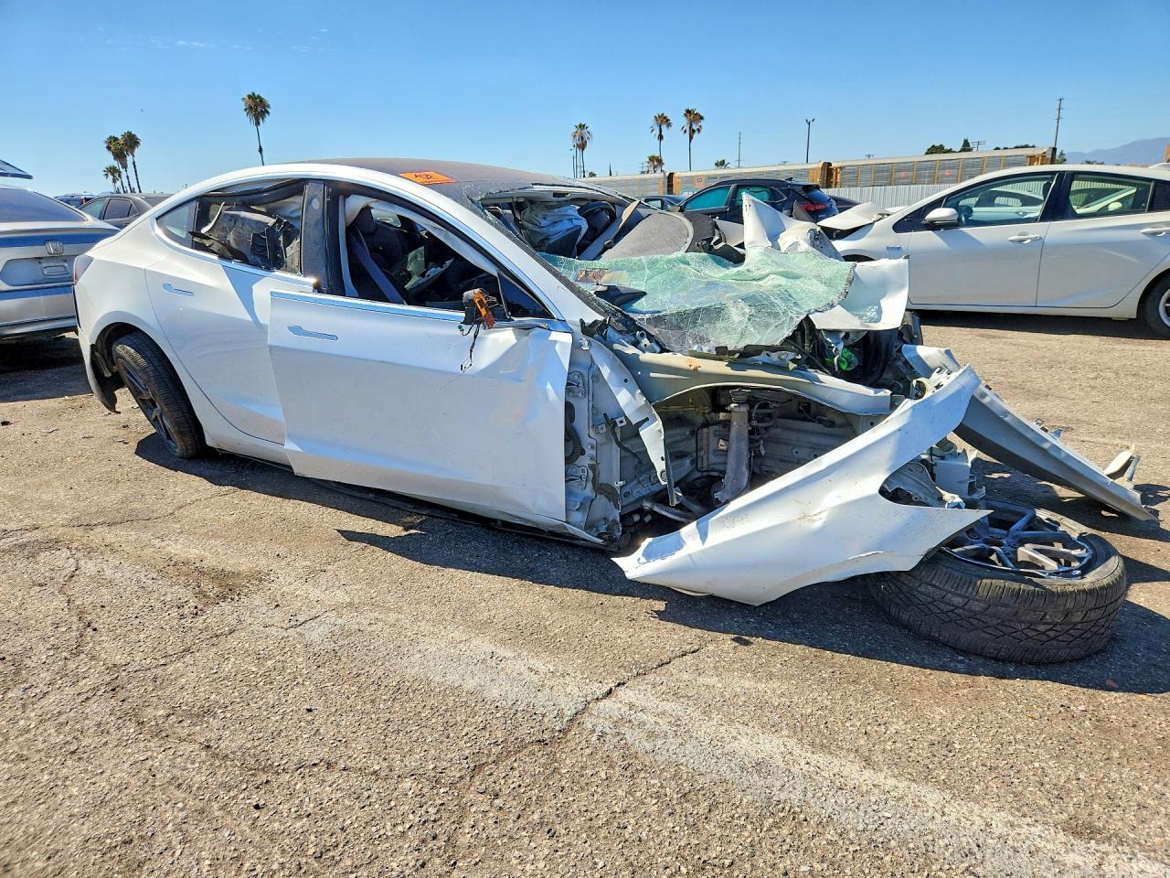 2018 Tesla Model 3 - Фото 4