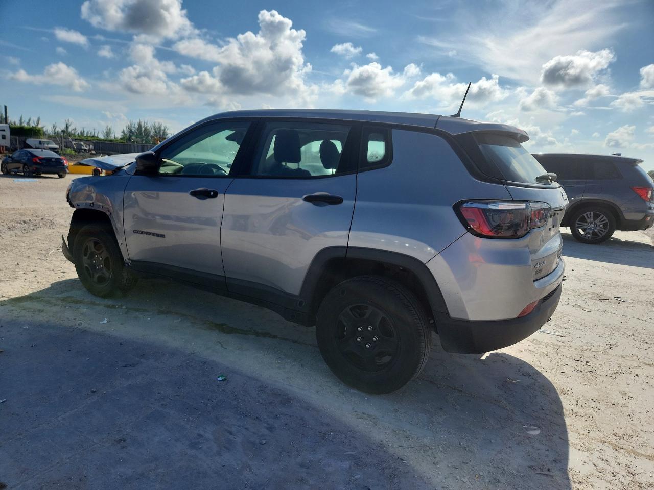 2021 Jeep Compass Sport - Фото 2