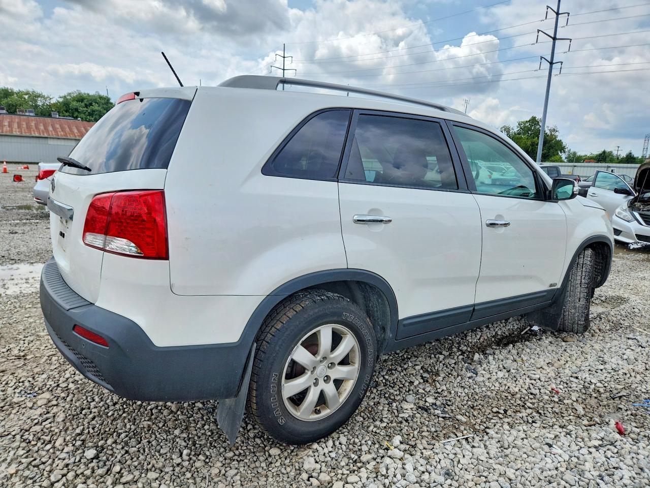 2011 Kia Sorento Lx - Image 3