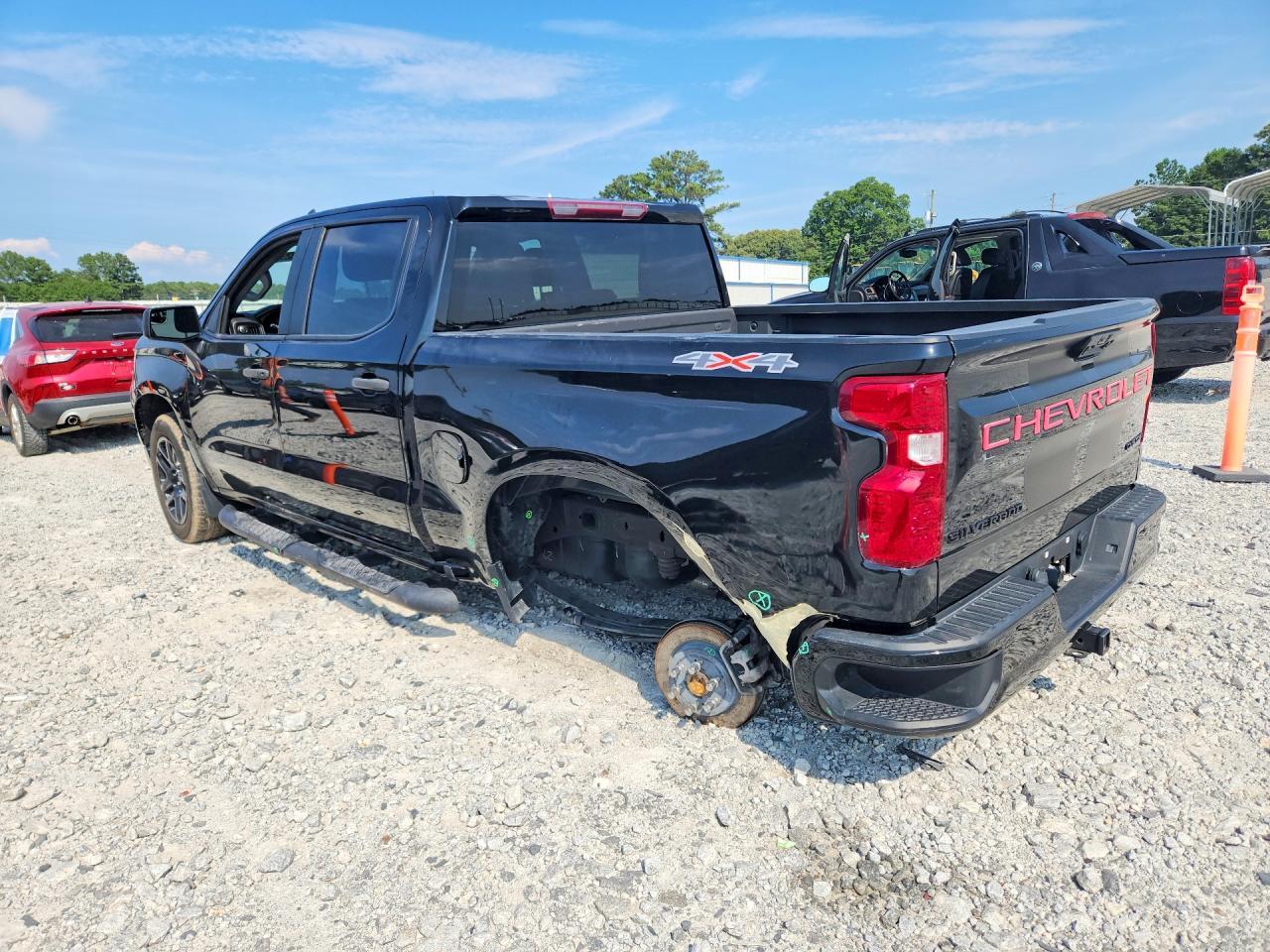 2023 Chevrolet Silverado K1500 Custom - Фото 2