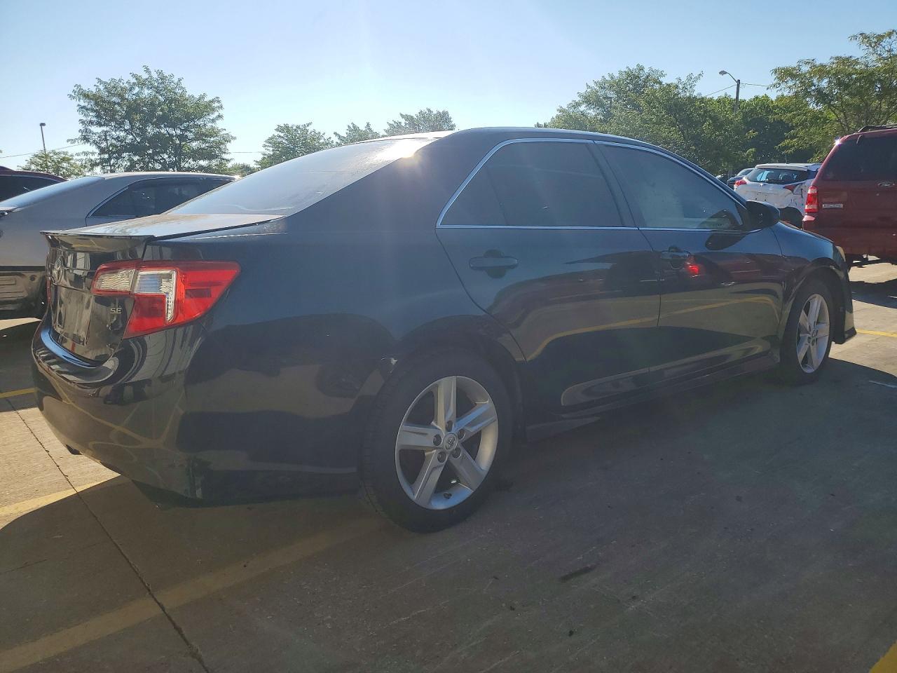2012 Toyota Camry Se - Image 3