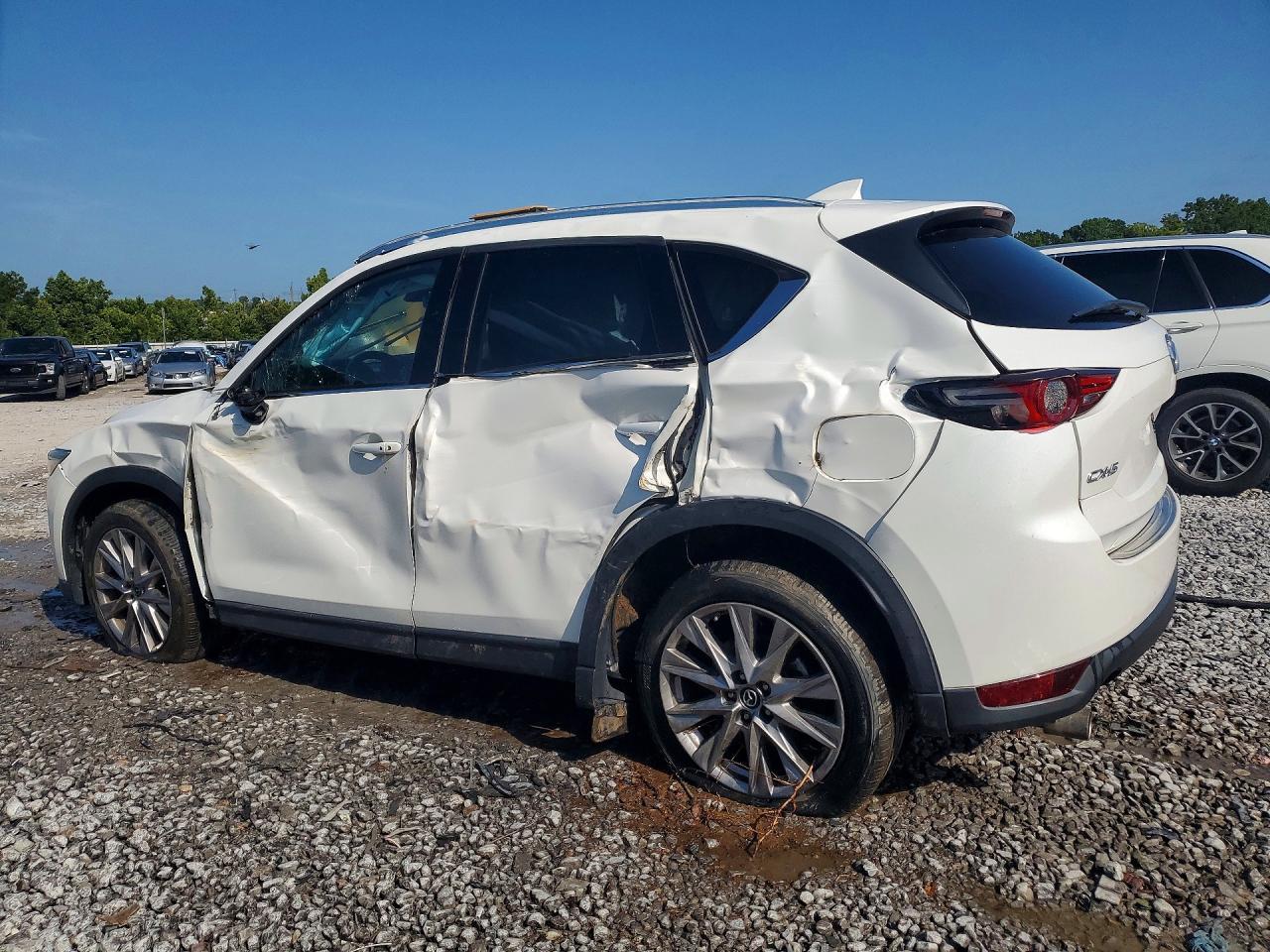 2019 Mazda Cx-5 Grand Touring - Image 2