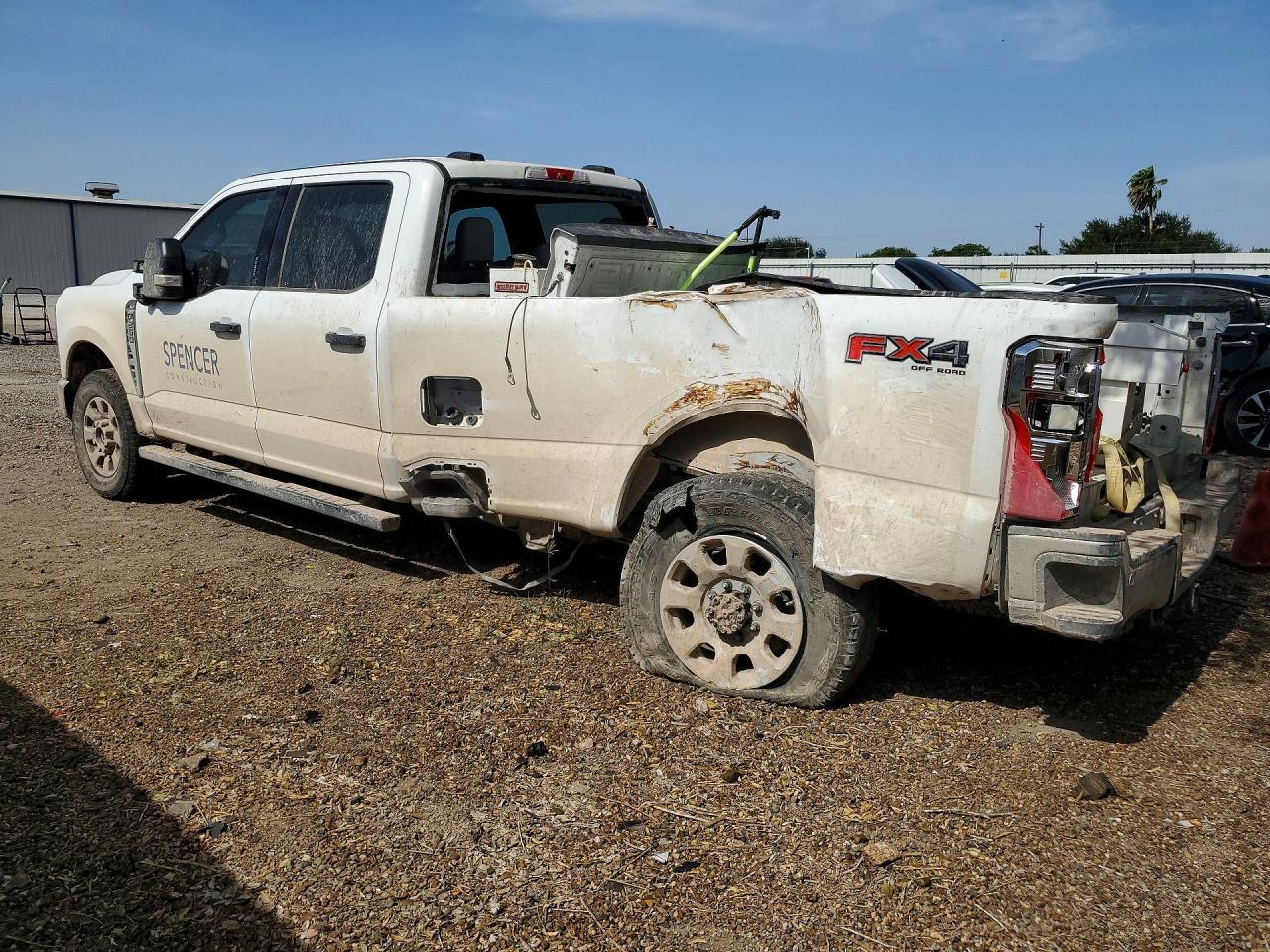 2024 Ford F250 Super Duty - Фото 2