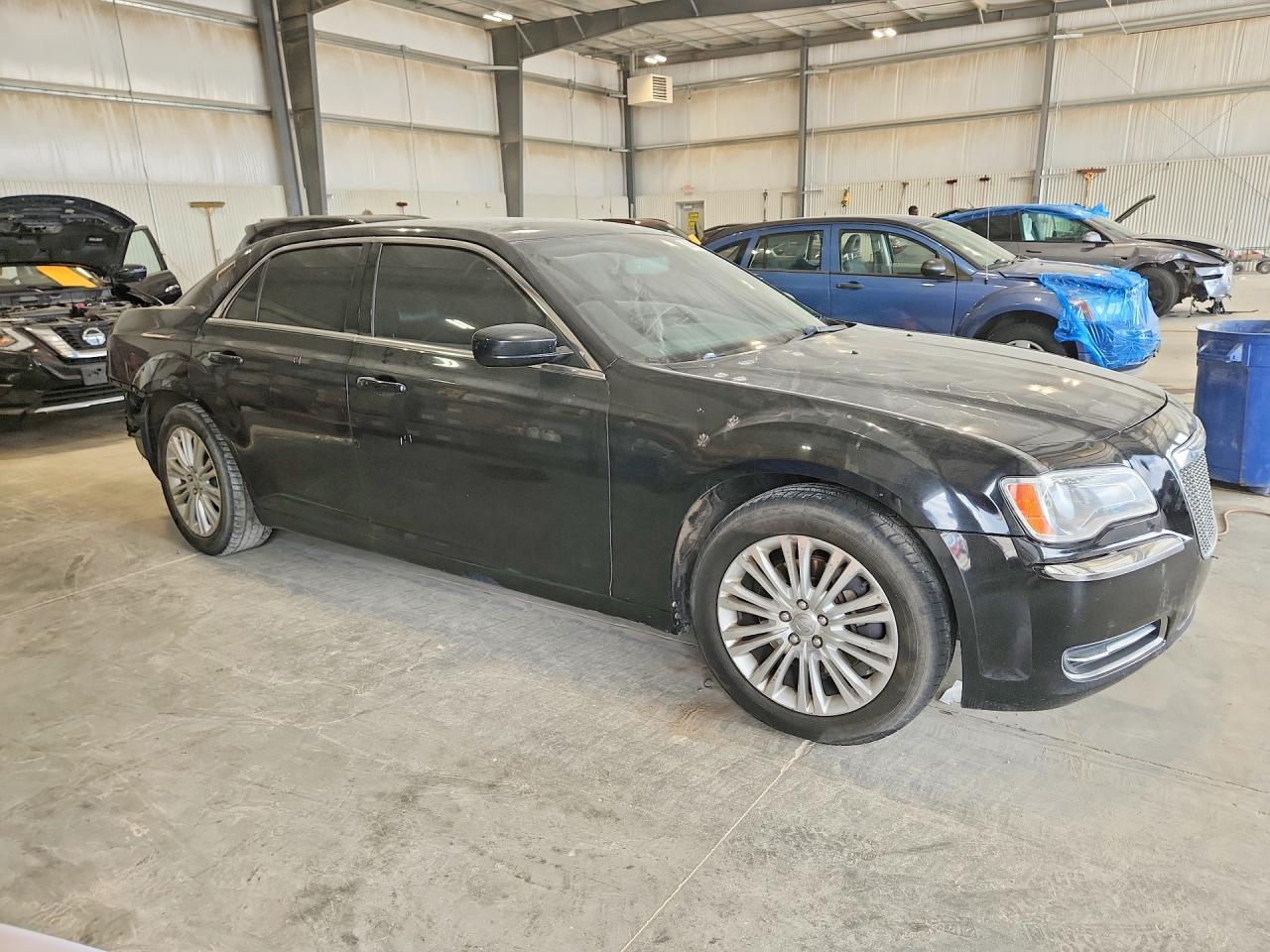 2014 Chrysler 300 - Фото 4