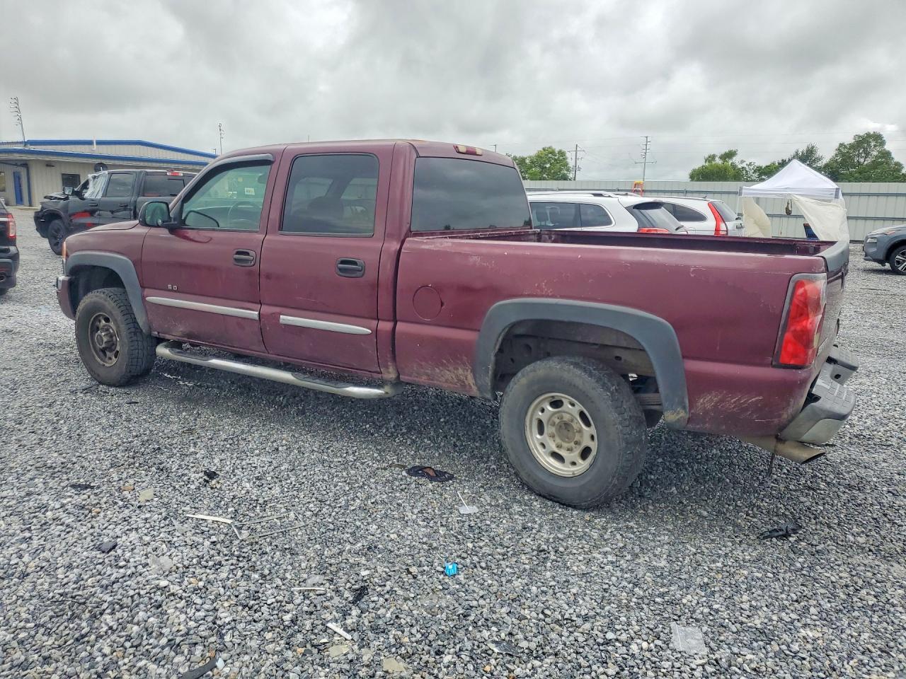 2003 GMC Sierra C1500 Heavy Duty - Image 2