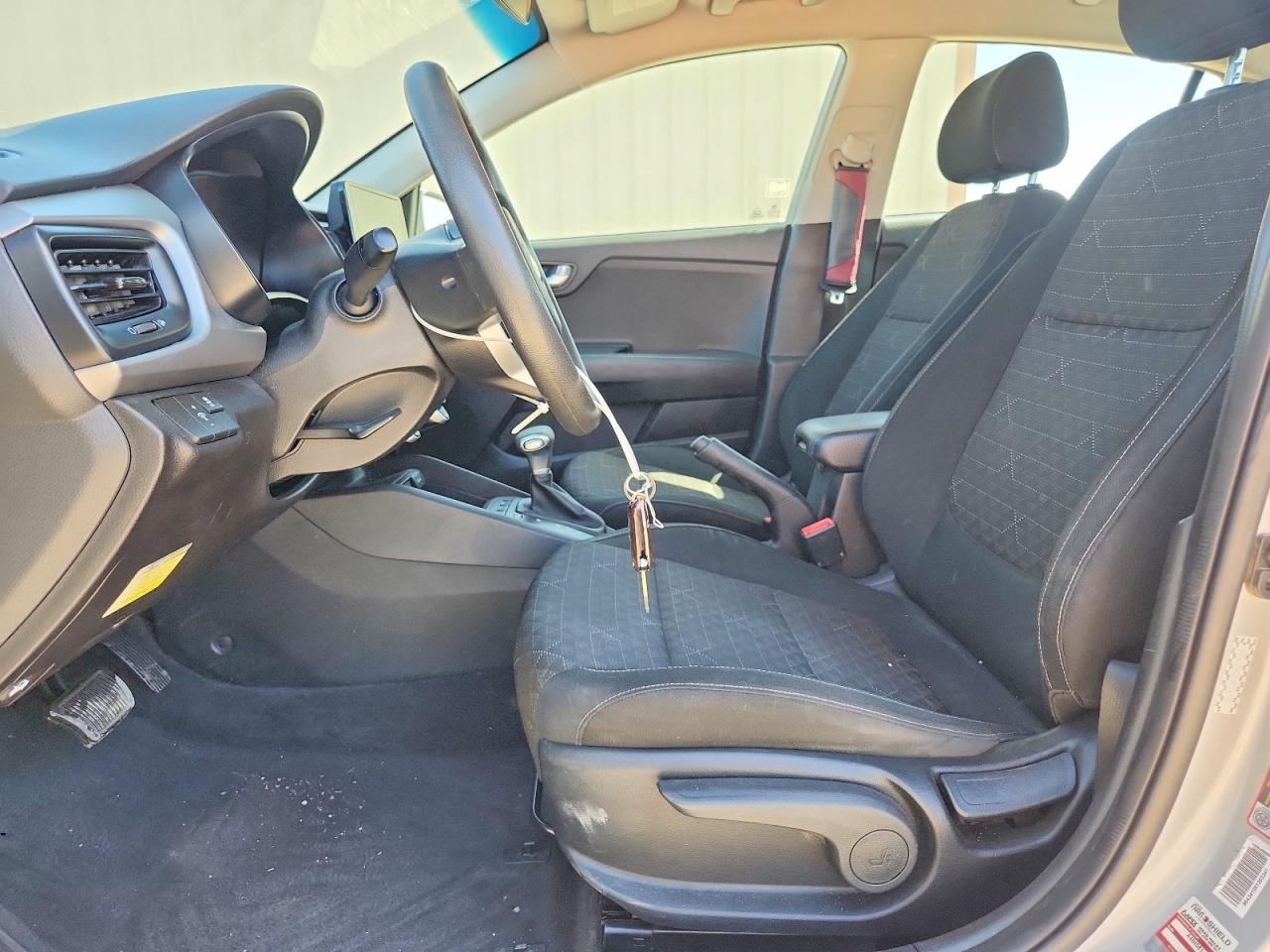2021 Kia Rio S - Фото 7