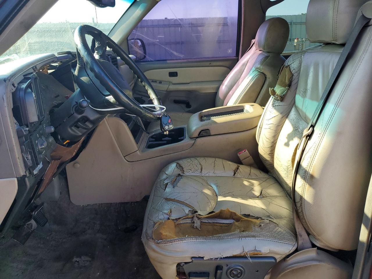 2002 Chevrolet Tahoe C1500 - Фото 7