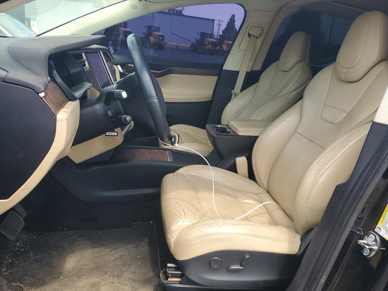2017 Tesla Model X - Image 7