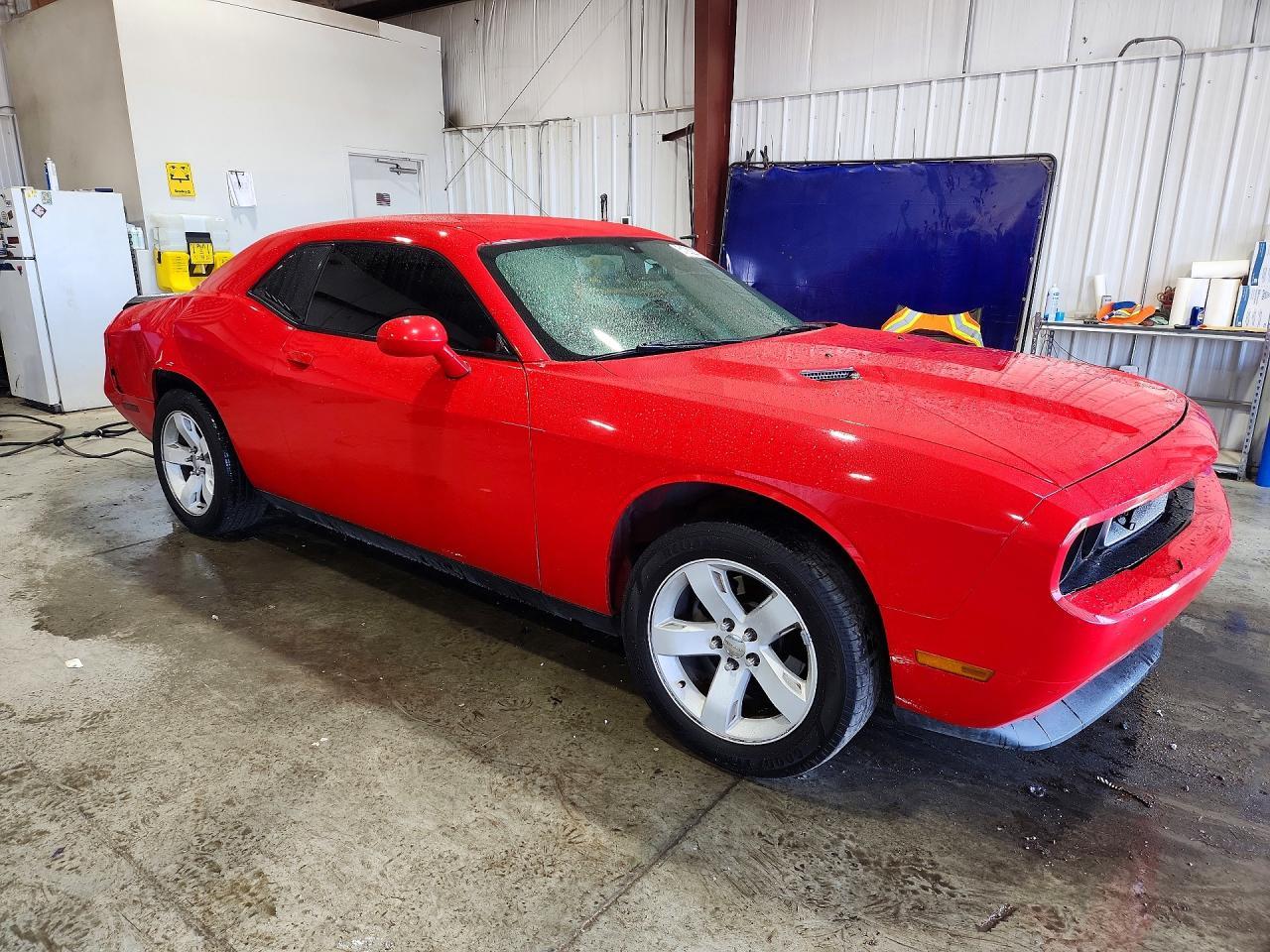 2014 Dodge Challenger Sxt - Image 4