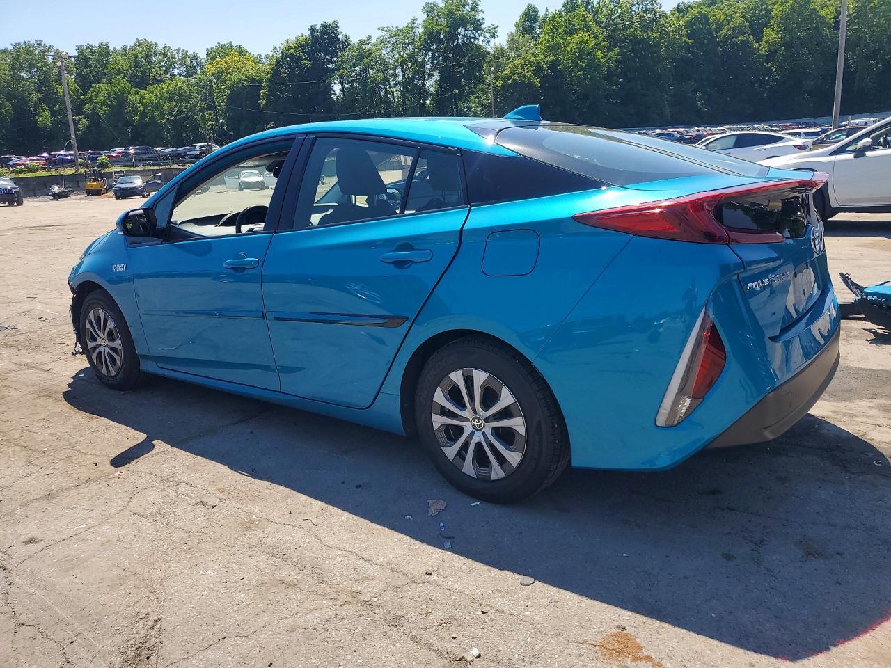 2020 Toyota Prius Prime Le - Image 2