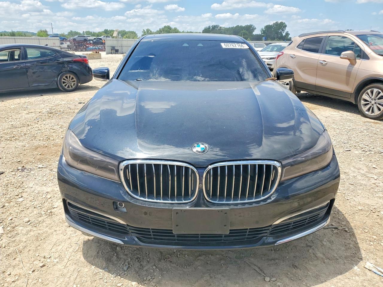 2016 BMW 750 Xi - Image 5