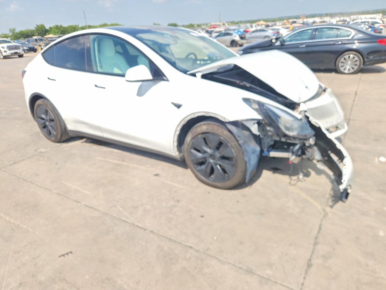2024 Tesla Model Y - Image 4