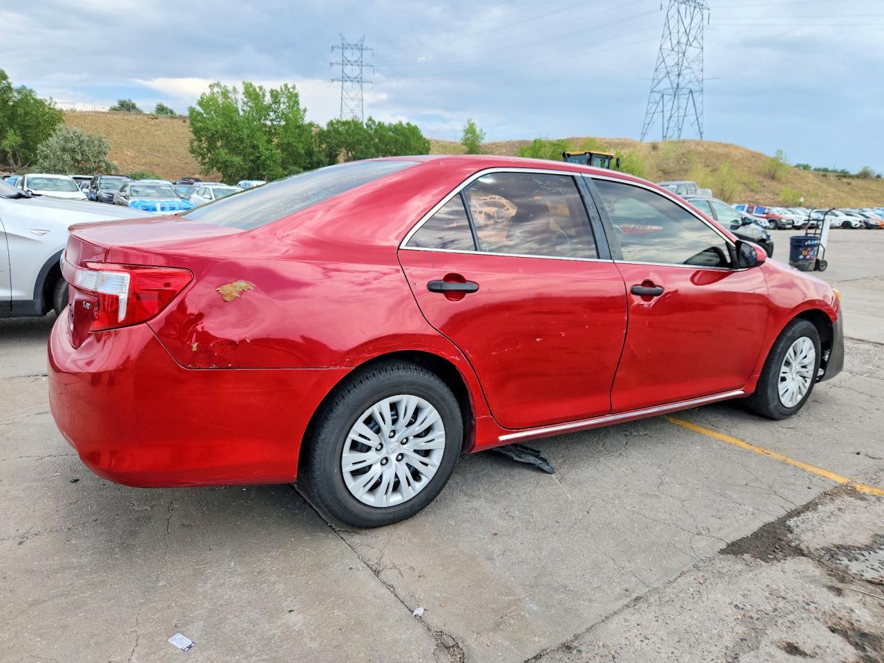 2013 Toyota Camry Le - Фото 3