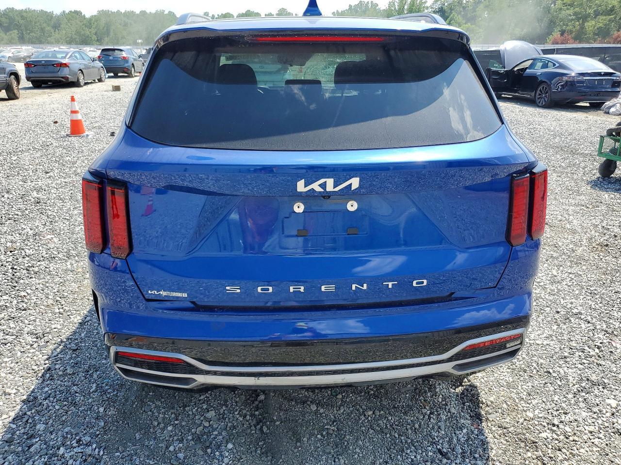 2022 Kia Sorento S - Фото 6