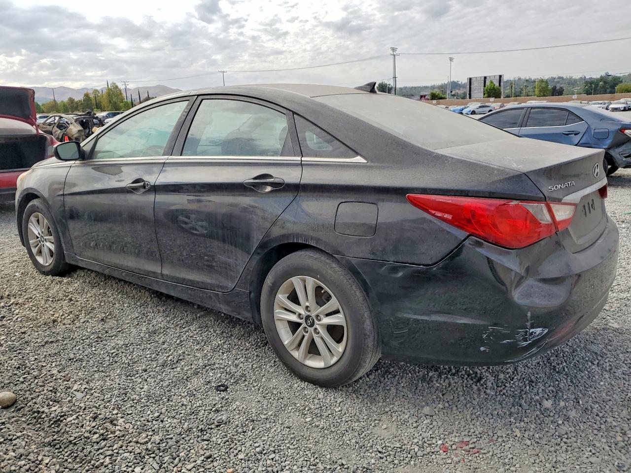 2013 Hyundai Sonata Gls - Image 2