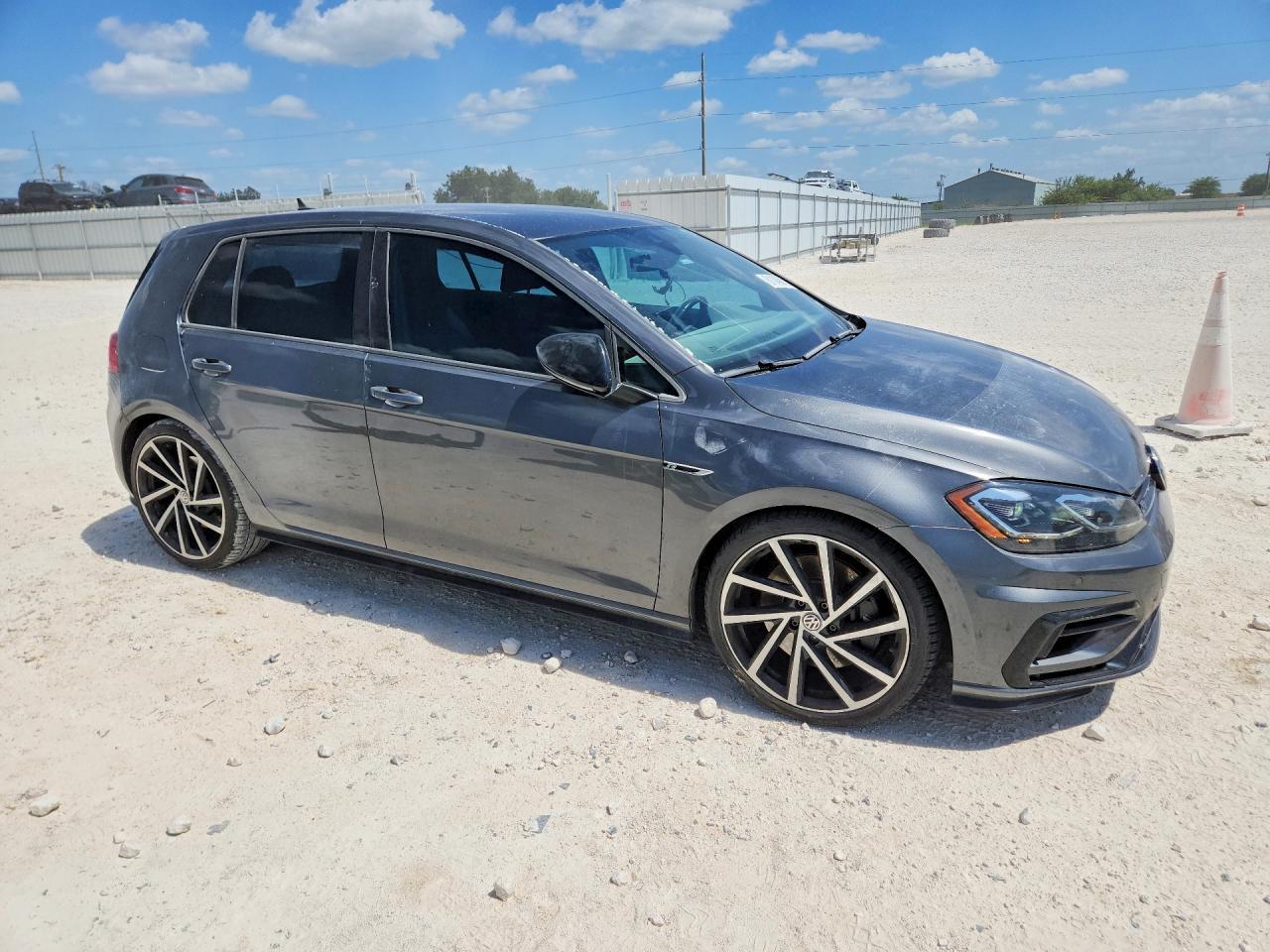 2018 Volkswagen Golf R - Image 4