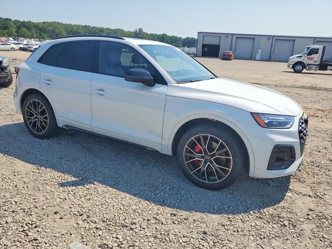 2025 Audi Sq5 Premium Plus - Фото 4