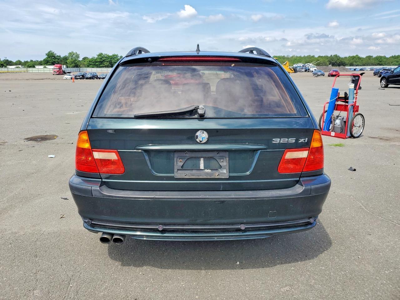 2004 BMW 325 Xi - Image 6