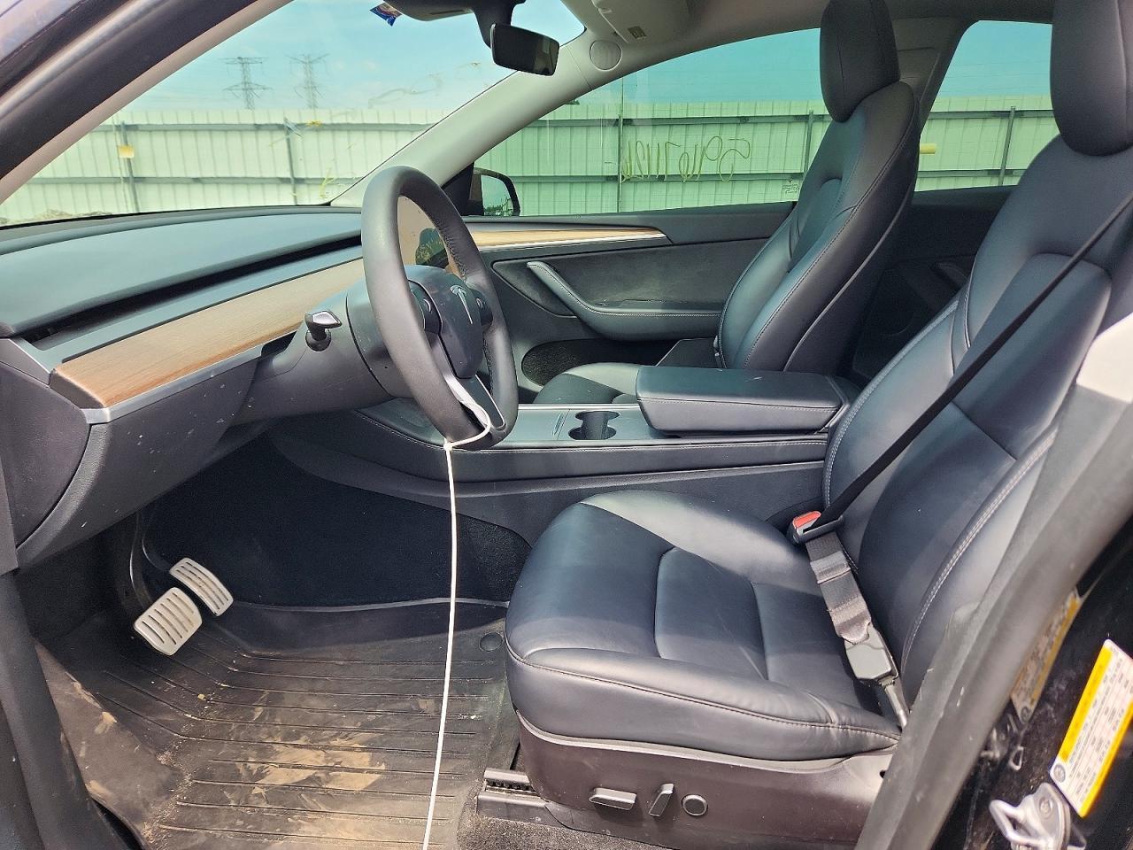 2022 Tesla Model Y - Image 7