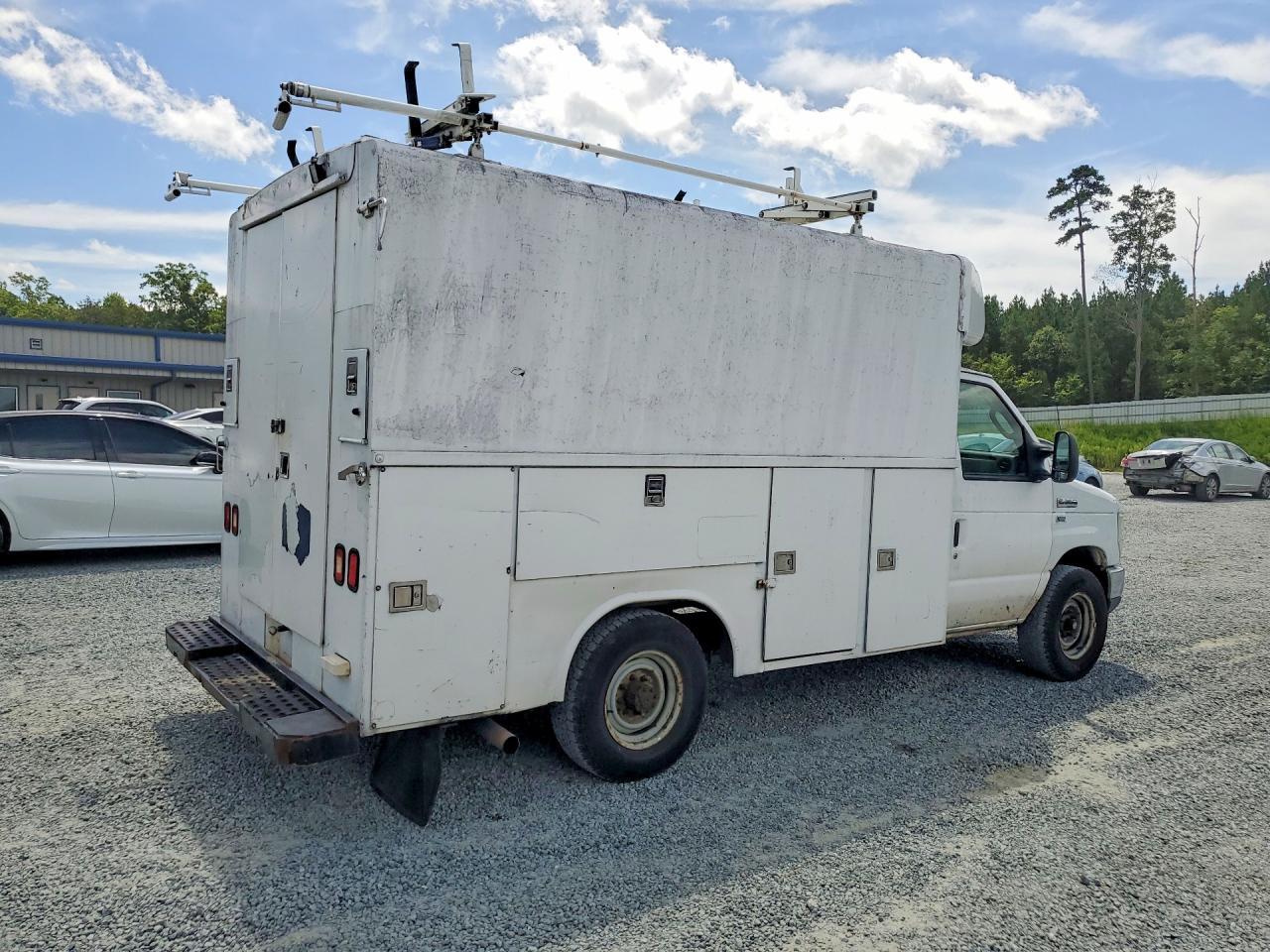 2012 Ford Econoline - Фото 3
