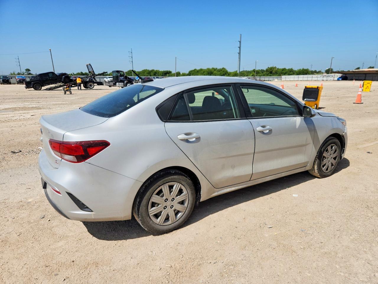 2021 Kia Rio S - Фото 3
