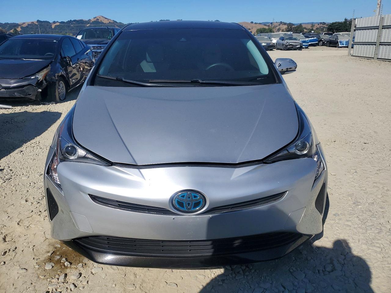 2017 Toyota Prius Two - Image 5