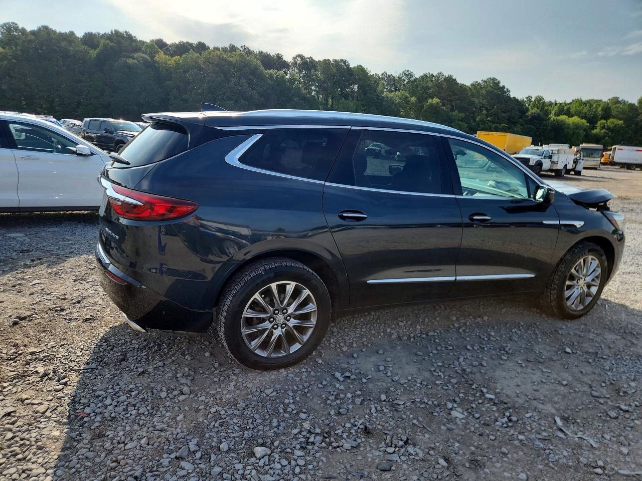 2019 Buick Enclave Essence - Image 3