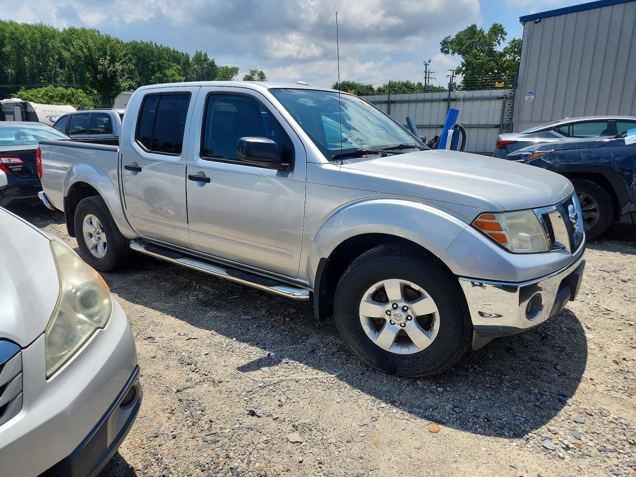 2011 Nissan Frontier S - Image 4