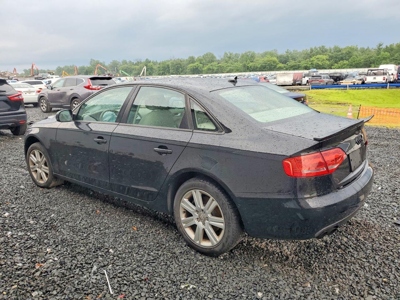 2010 Audi A4 Premium - Фото 2