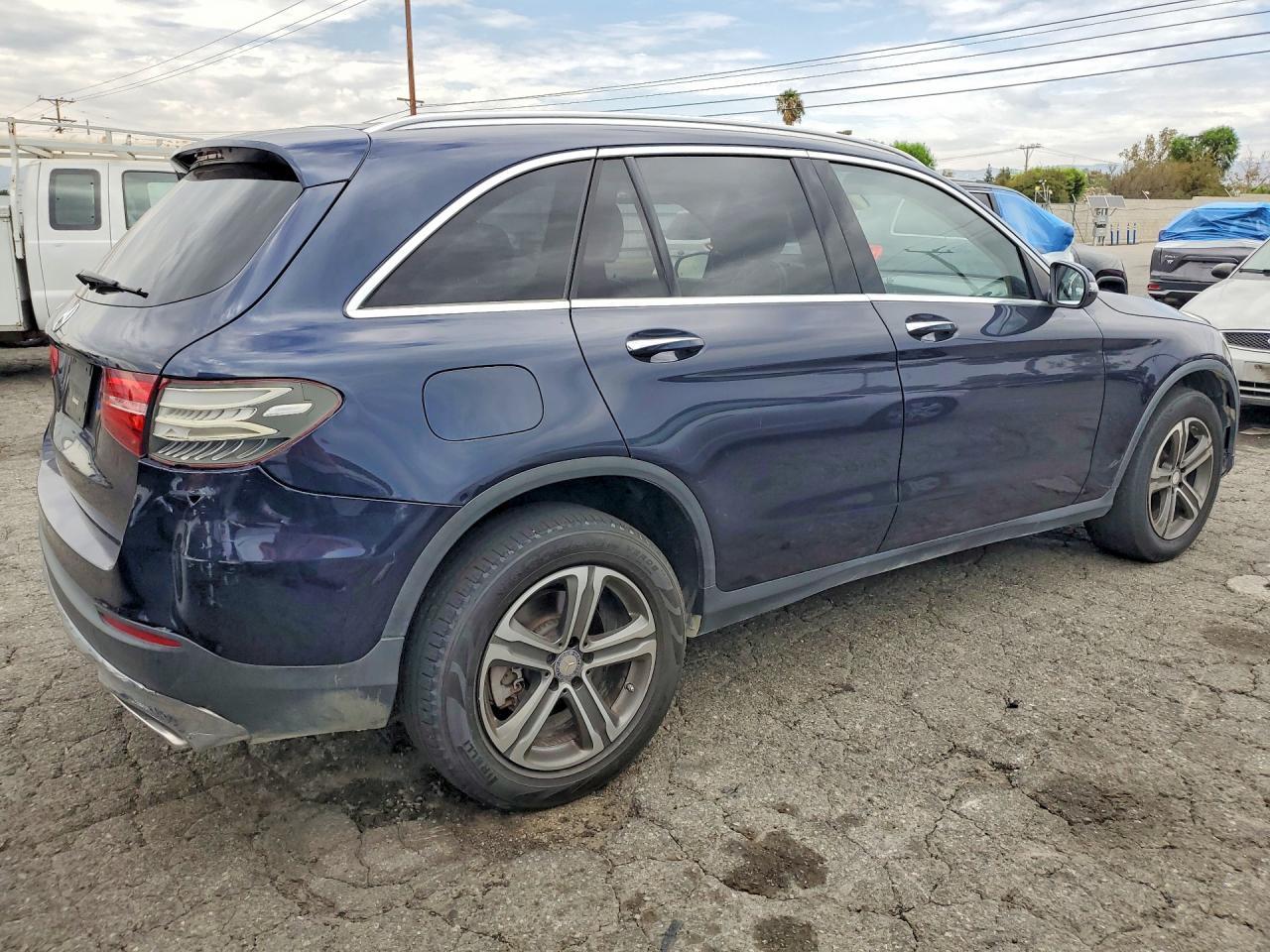 2016 Mercedes-Benz Glc 300 - Фото 3